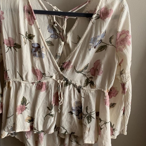 Cute flowy shirt xs/s - Picture 1 of 4